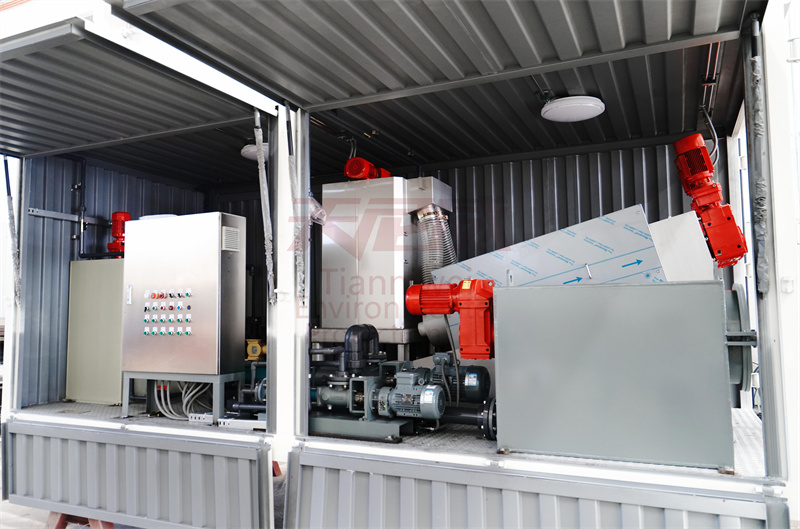 垃圾填埋場(chǎng)滲濾液 污泥清淤的技術(shù)特點(diǎn)和設(shè)備